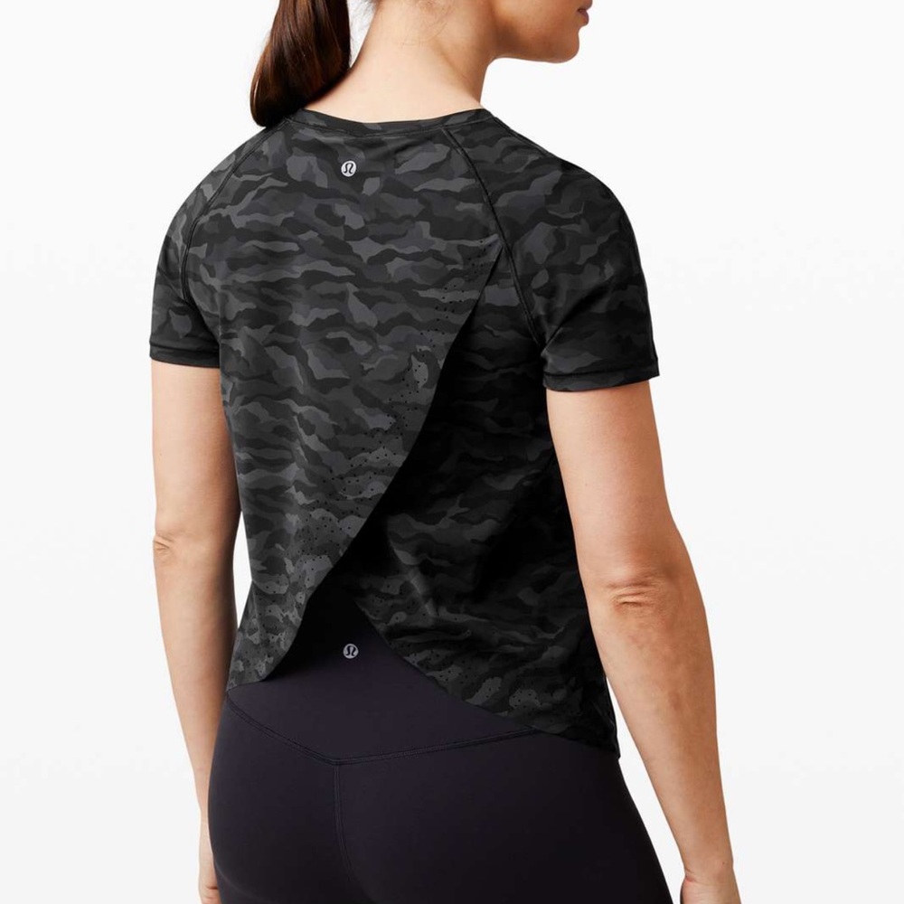 Lululemon Quick Pace Short Sleeve
Sequoia Camo Print Deep Coal Black | Size 14